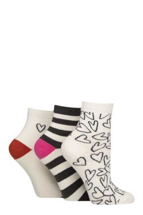 Women's 3 Pair Caroline Gardner Cotton Patterned Mid Length Crew Socks Heart Outline / Stripes Chalk 4-8 Women's