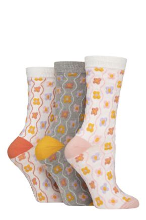 Women's 3 Pair SOCKSHOP Wildfeet Textured Knit Cotton Socks Flowers 4-8 Women's